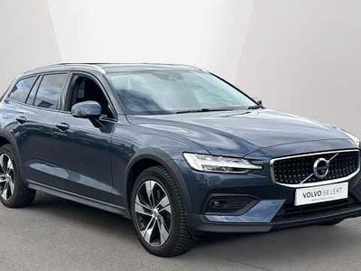 Usado Volvo V60 CC Pro 247 HP (181 kW) 2021 Azul Carrinha