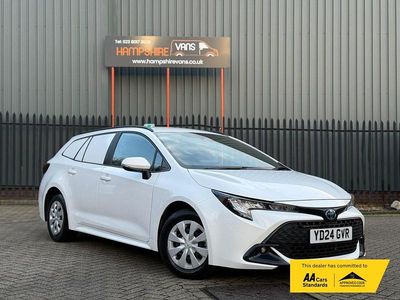 Used Toyota Corolla 140 HP (102 kW) 2024 White Van