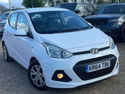 Used Hyundai i10 SE 67 HP (49 kW) 2014 White Hatchback