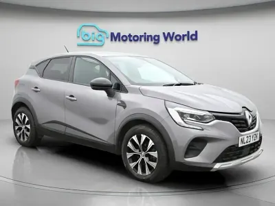 Usado Renault Captur Evolution 145 HP (106 kW) 2023 Cinzento SUV
