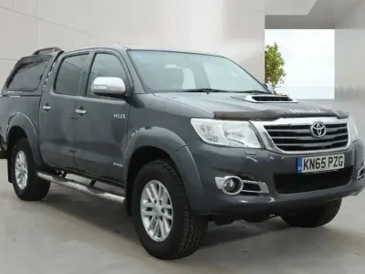 Używany Toyota HiLux 171 KM (125 kW) 2015 Szary Pickup