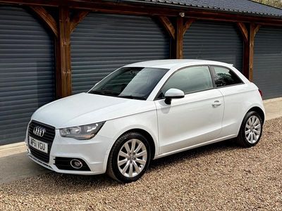 Used Audi A1 Sport 86 HP (63 kW) 2011 White Hatchback
