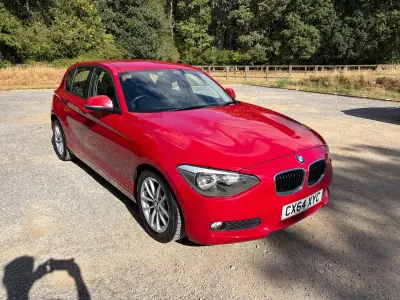 Used BMW 118 Comfort Edition 2014 Red Hatchback