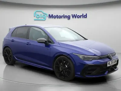 Second-hand VW Golf VIII Black Edition 333 CP (244 kW) 2025 Albastru Hatchback