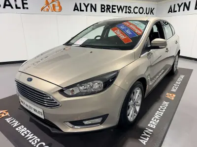 Used Ford Focus Titanium 120 HP (88 kW) 2015 Silver Hatchback