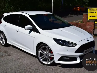 Used Ford Focus ST 185 HP (136 kW) 2017 White Hatchback