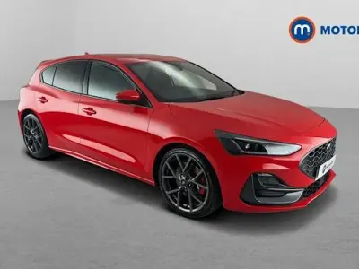 Used Ford Focus ST 280 HP (205 kW) 2023 Red Hatchback