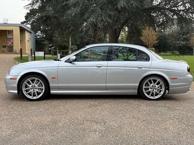 Used Jaguar S-Type R 298 HP (219 kW) 2007 Silver Sedan