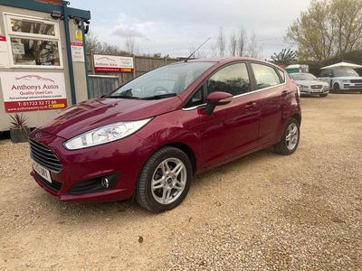 Used Ford Fiesta Zetec 82 HP (60 kW) 2013 Red Hatchback
