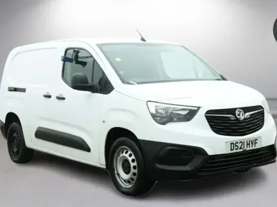 Used Vauxhall Combo 100 HP (73 kW) 2021 White MPV