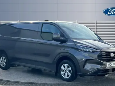 Begagnad Ford Transit Custom Limited 136 HK (100 kW) 2024 Van