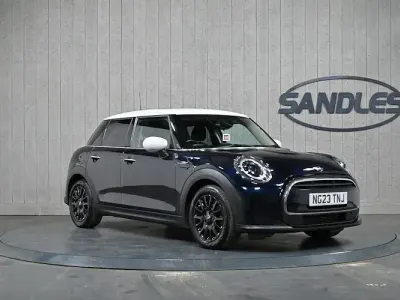 Usado Mini Cooper Classic 136 HP (100 kW) 2022 Azul Citadino
