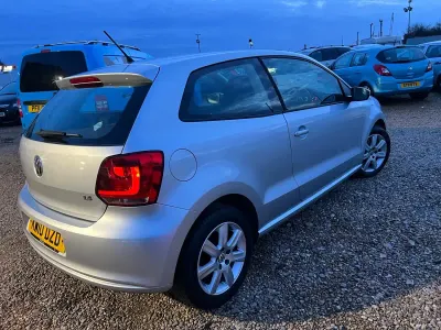 Begagnad VW Polo SE 85 HK (62 kW) 2010 Silver Halvkombi