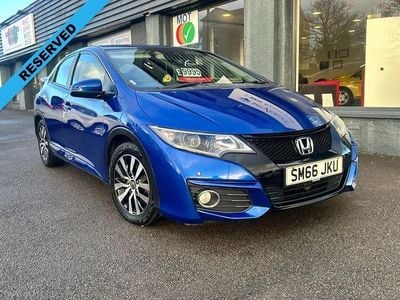 Blue Used 2017 Honda Civic SE Plus Hatchback | £9,995 (Good price)
