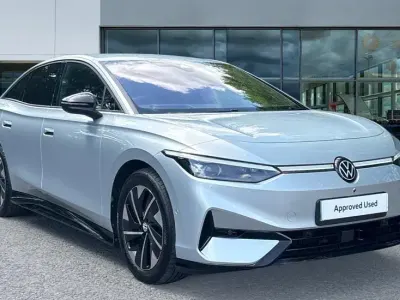 Usado VW ID.7 Pro 210 kW (286 CV) 2025 Plateado Utilitario