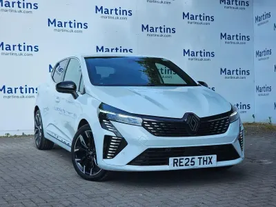 Used Renault Clio Techno 143 HP (105 kW) 2025 White  Hatchback