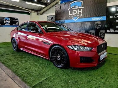 Begagnad Jaguar XE R-Sport 163 HK (119 kW) 2015 Röd Sedan