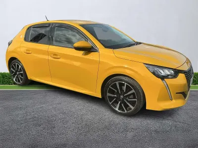 Used Peugeot 208 Allure 75 HP (55 kW) 2020 Yellow Hatchback