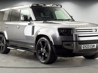 Used Land Rover Defender HSE Dynamic 300 HP (220 kW) 2023 Eiger grey SUV