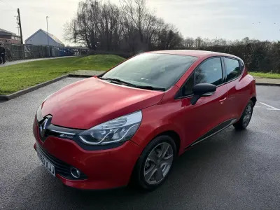 Used Renault Clio Dynamique 90 HP (66 kW) 2013 Red Hatchback