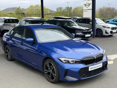 Begagnad BMW 330e M Sport 288 HK (211 kW) 2024 Blå Sedan