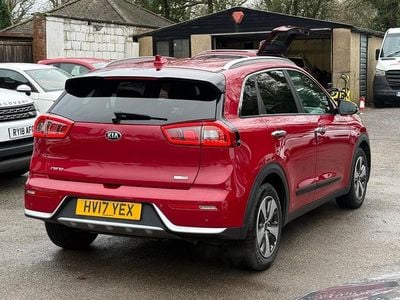 Used Kia Niro 141 HP (103 kW) 2017 Red SUV