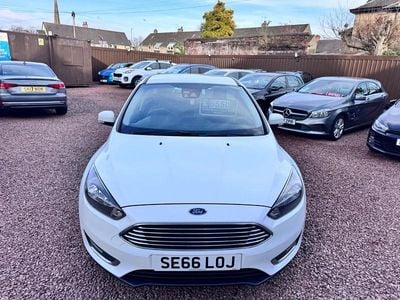 Used Ford Focus Titanium 125 HP (91 kW) 2017 White Hatchback