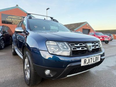 Blue Used 2017 Dacia Duster Lauréate Hatchback | £4,495 (Good price)