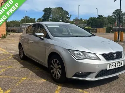 Begagnad Seat Leon Ecomotive 110 HK (80 kW) 2014 Silver Halvkombi
