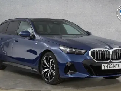 Begagnad BMW 530e M Sport 295 HK (216 kW) 2025 Blå Kombi
