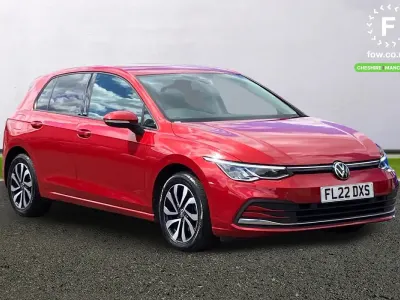Begagnad VW Golf VIII Active 150 HK (110 kW) 2022 Röd Halvkombi