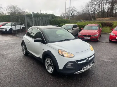 Begagnad Vauxhall Adam Rocks 2015 Vit Halvkombi
