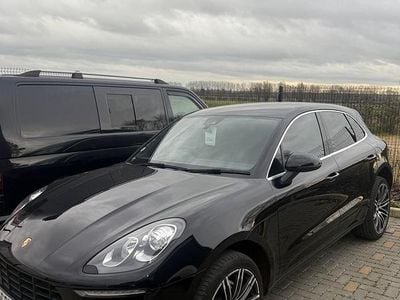 Black Used 2018 Porsche Macan S SUV | £22,988 (Fair price)