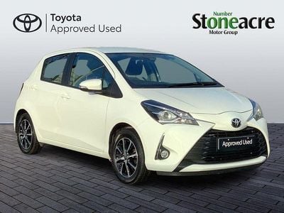 Used Toyota Yaris 111 HP (81 kW) 2019 White Hatchback