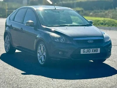 Usado Ford Focus Zetec 2010 Cinzento Citadino