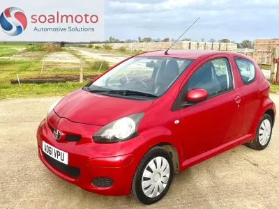 Used Toyota Aygo 68 HP (50 kW) 2011 Red Hatchback