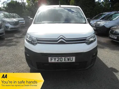 Used Citroën Berlingo PureTech 110 HP (80 kW) 2020 White MPV