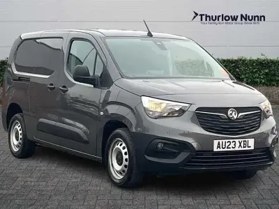 Second-hand Vauxhall Combo S 130 CP (95 kW) 2023 Gri Monovolum