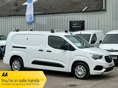 Used Vauxhall Combo Sportive 100 HP (73 kW) 2022 White MPV