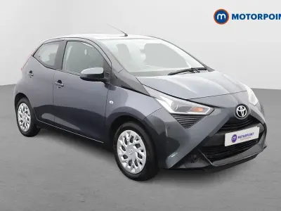 Usado Toyota Aygo X-play 2019 Gris Utilitario