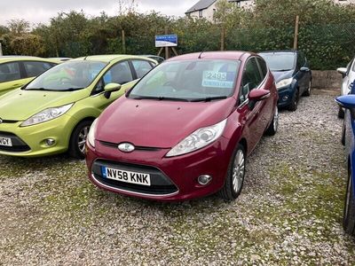 Red Used 2009 Ford Fiesta Titanium Hatchback | £2,495 (A bit pricey)