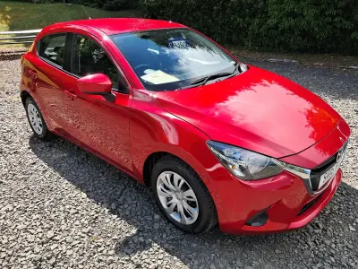 Used Mazda 2 75 HP (55 kW) 2016 Red Hatchback