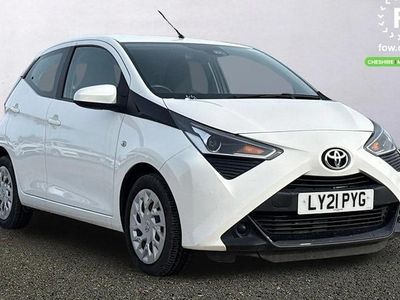 Used Toyota Aygo X-play 72 HP (52 kW) 2021 White Hatchback