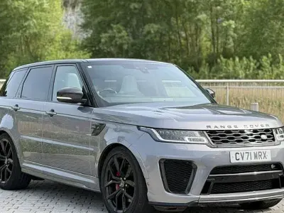 Używany Land Rover Range Rover Sport SVR 575 KM (422 kW) 2021 Szary SUV