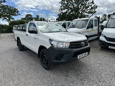 Used Toyota HiLux Active 150 HP (110 kW) 2020 White Pickup