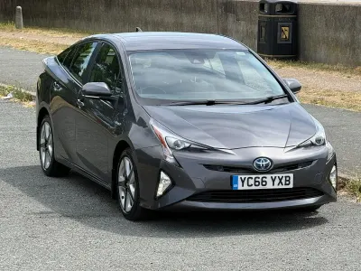 Used Toyota Prius Business Edition 2016 Grey Hatchback