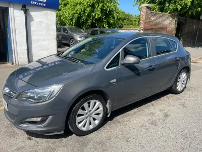Używany Vauxhall Astra 2013 Szary Hatchback