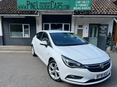 Second-hand Vauxhall Astra SRi 150 CP (110 kW) 2018 Alb Hatchback