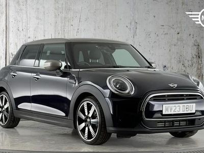 Usado Mini Cooper Exclusive 134 HP (98 kW) 2023 Preto Citadino
