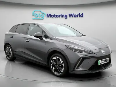 Usado MG MG4 EV Trophy 319 kW (435 HP) 2023 Cinzento Citadino